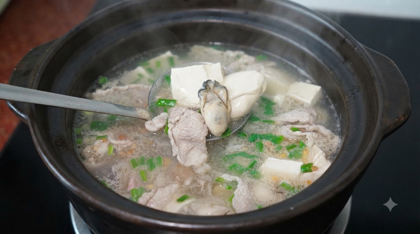 Ciepła zupa z tofu i ostrygami (Canh Hàu Đậu Hũ)
