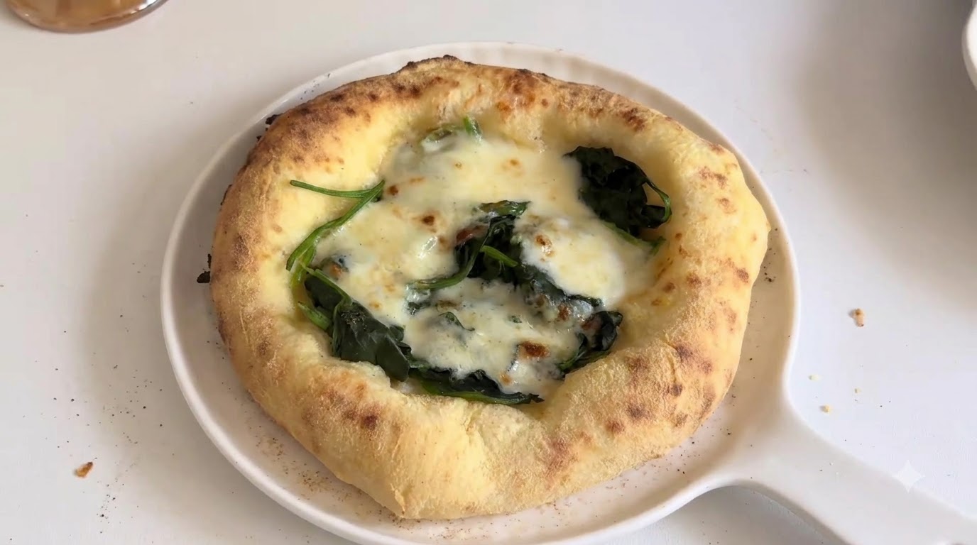 Wegetariza pizza ze szpinakiem i serem (domowy spód)